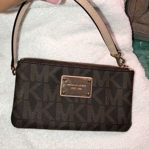 MK WRISTLET